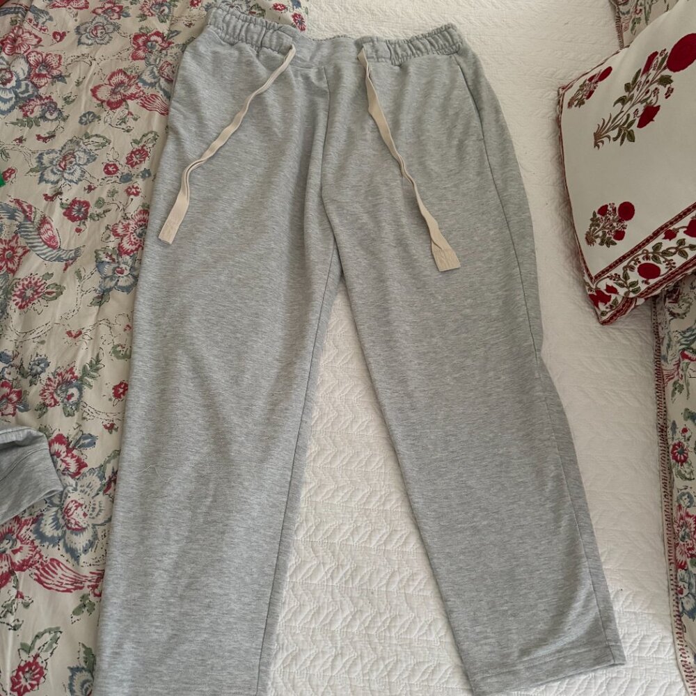 Fabletics Grey Lounge Set - Picture 9 of 9